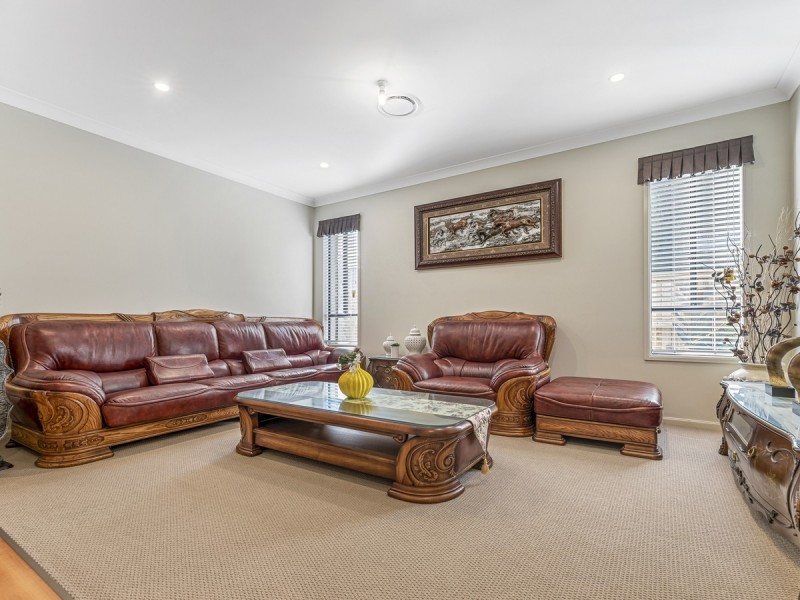 15 Royal Crescent, Rochedale QLD 4123