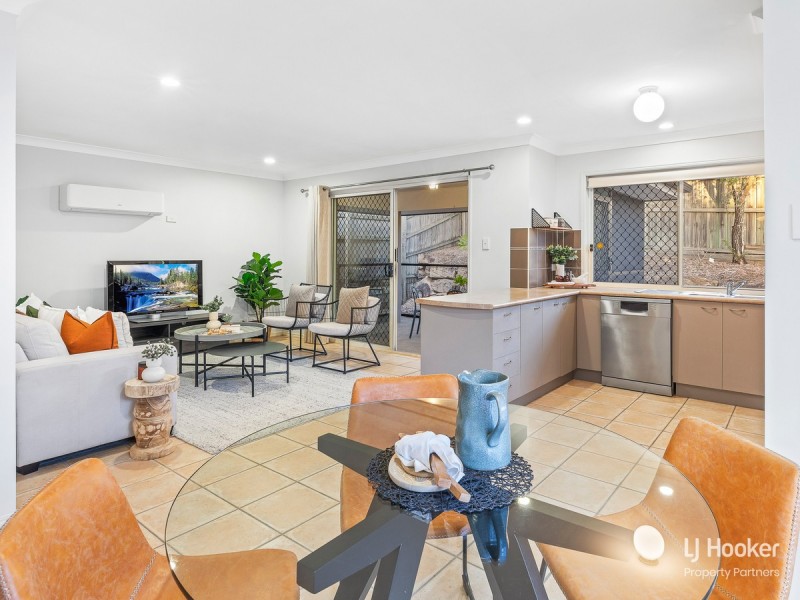 2/1 Daintree Drive, Parkinson QLD 4115