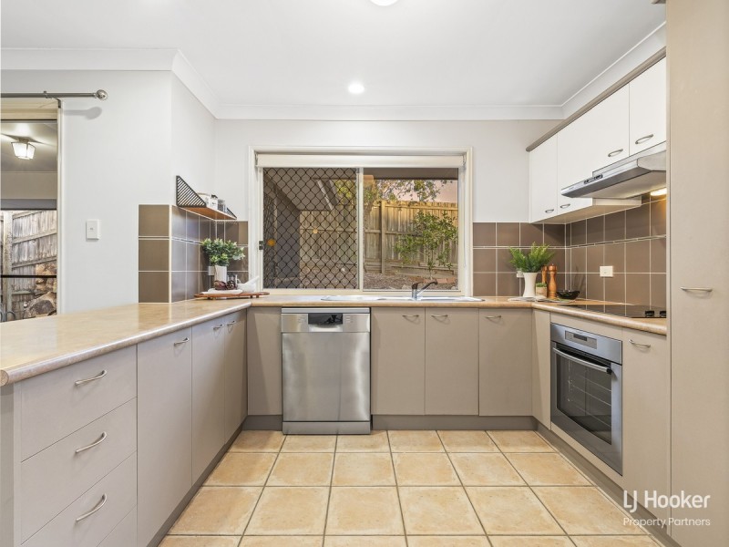 2/1 Daintree Drive, Parkinson QLD 4115