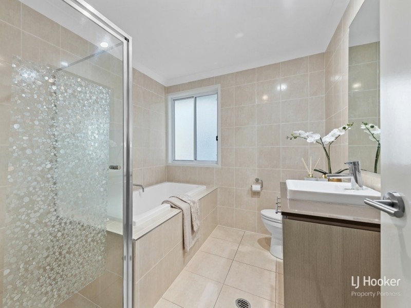 8 Ross Street, Rochedale QLD 4123