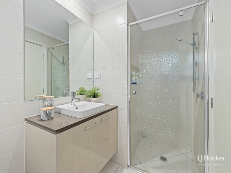 8 Ross Street, Rochedale QLD 4123