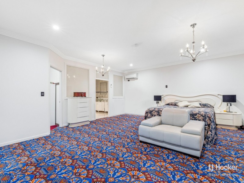 19 Taylor Place, Mackenzie QLD 4156