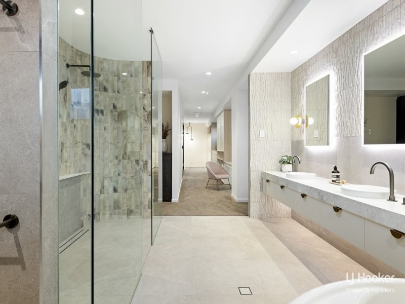 10 Zara Street, Robertson QLD 4109