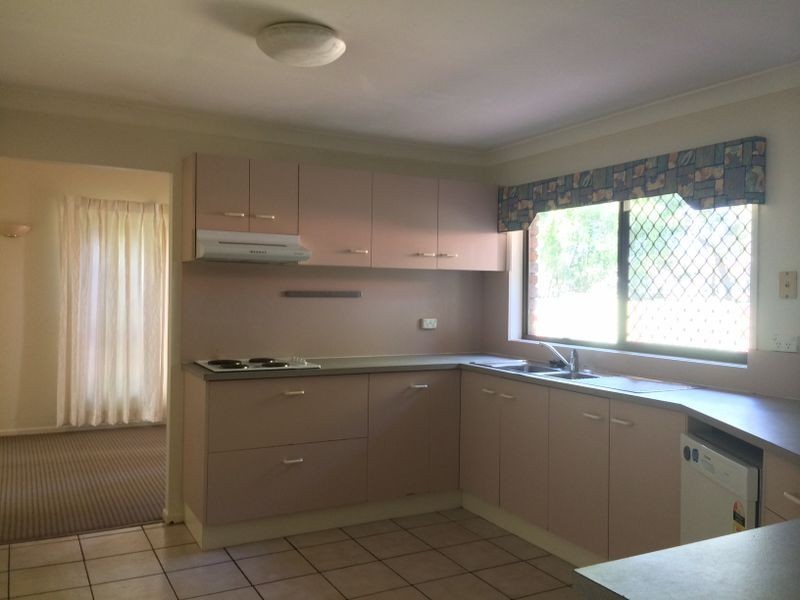 30-32 Lindstrom Court, Runcorn QLD 4113