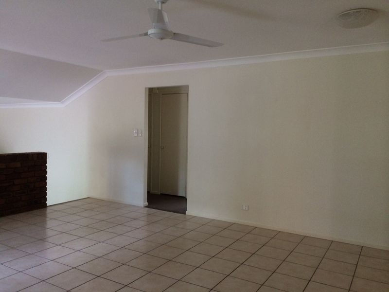 30-32 Lindstrom Court, Runcorn QLD 4113