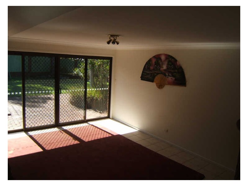 30-32 Lindstrom Court, Runcorn QLD 4113