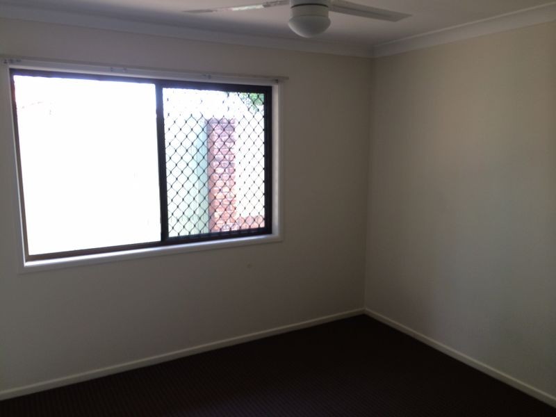 30-32 Lindstrom Court, Runcorn QLD 4113