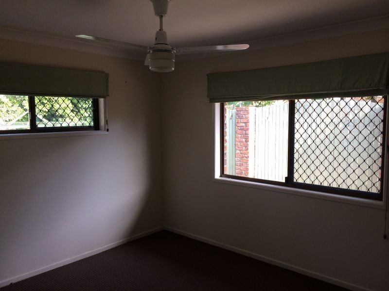 30-32 Lindstrom Court, Runcorn QLD 4113