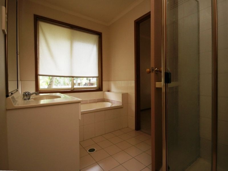 27 Commoron Crescent, Runcorn QLD 4113