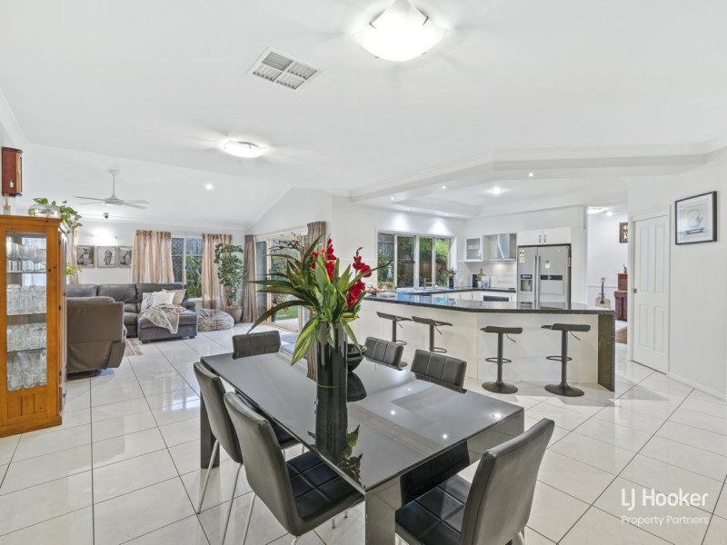 22 Avonlea Place, Eight Mile Plains QLD 4113