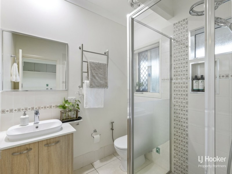 22 Avonlea Place, Eight Mile Plains QLD 4113