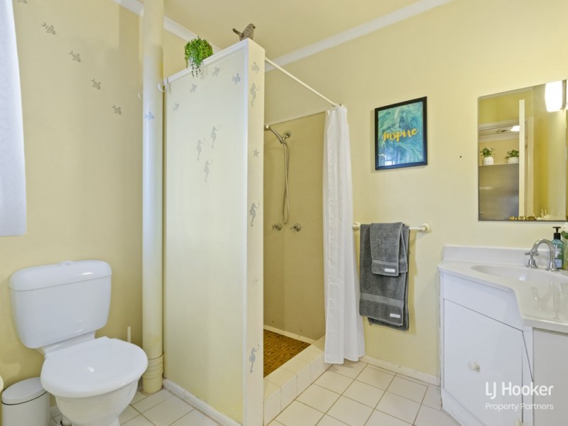 6 Genoa Street, Macgregor QLD 4109