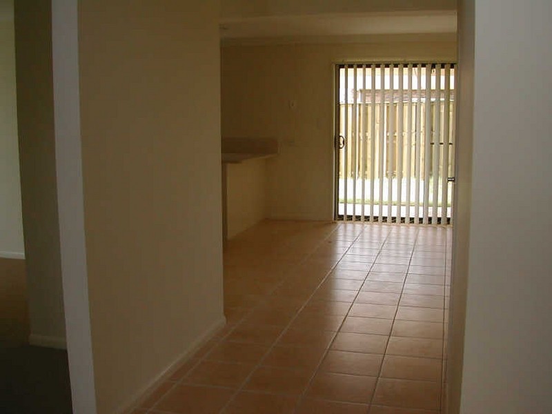 2 Apsley Crescent, Parkinson QLD 4115