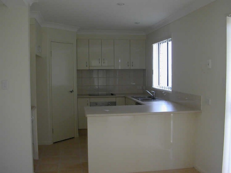 2 Apsley Crescent, Parkinson QLD 4115