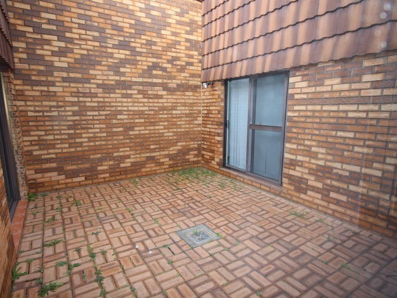 4/37 Hillardt Street, Robertson QLD 4109