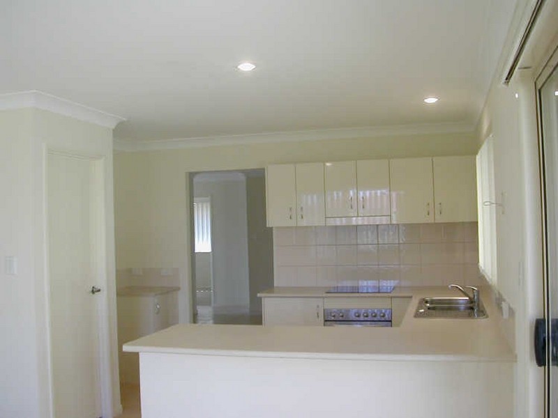 11 Naracoorte Place, Parkinson QLD 4115