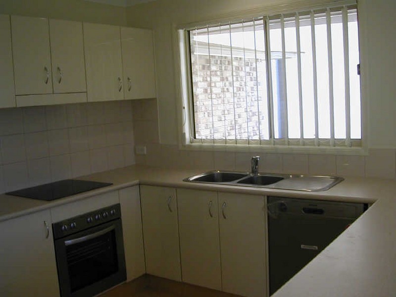 11 Naracoorte Place, Parkinson QLD 4115