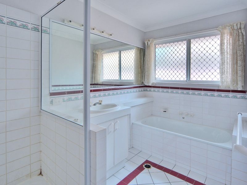 28 Eastcourt Lane, Sunnybank Hills QLD 4109