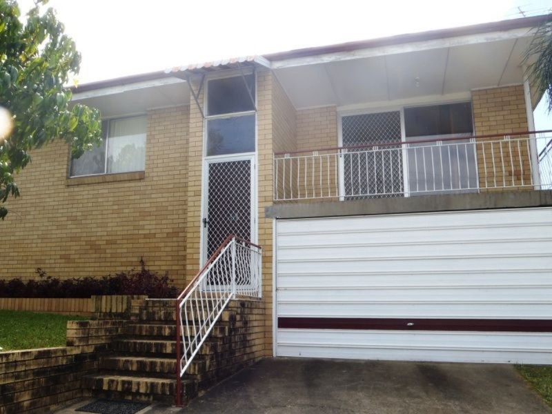202 Newnham Road, Mansfield QLD 4122