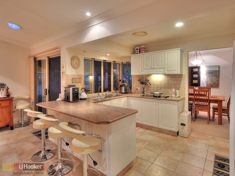 11 Casuarina Crescent, Calamvale QLD 4116