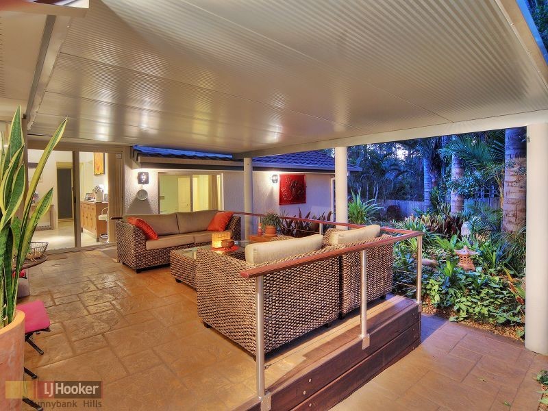 11 Casuarina Crescent, Calamvale QLD 4116
