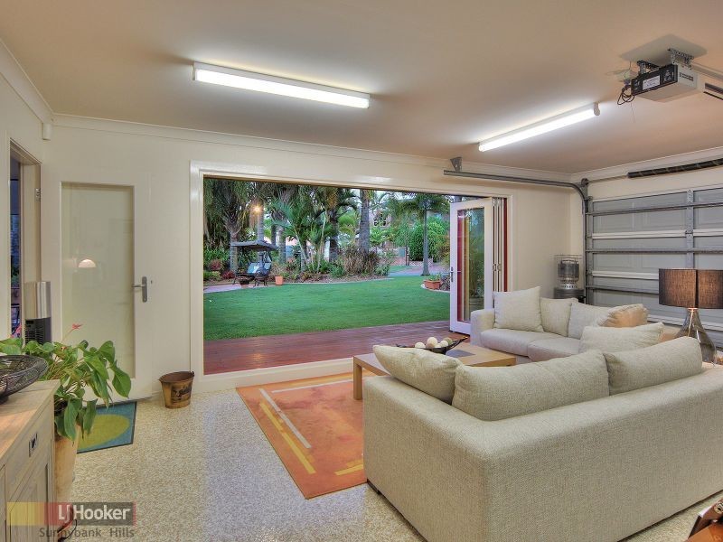 11 Casuarina Crescent, Calamvale QLD 4116