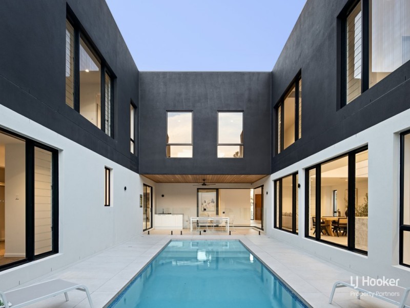 3 Goold Close, Robertson QLD 4109