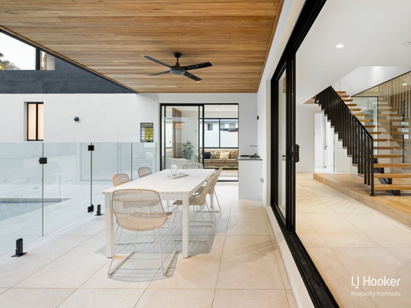 3 Goold Close, Robertson QLD 4109