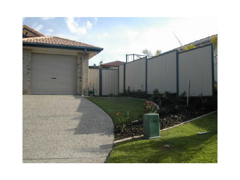 17 Pleasant Place, Wishart QLD 4122