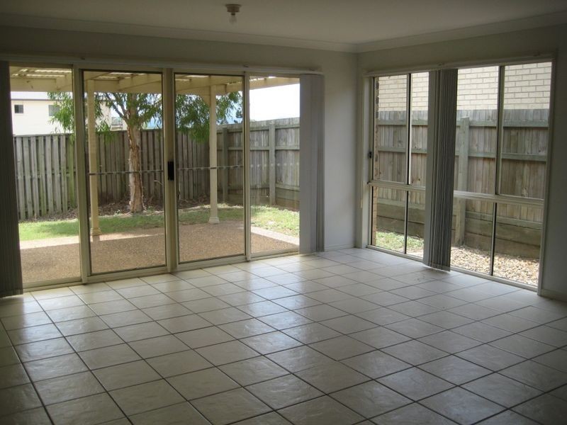 19/15 Parnassus Street, Robertson QLD 4109