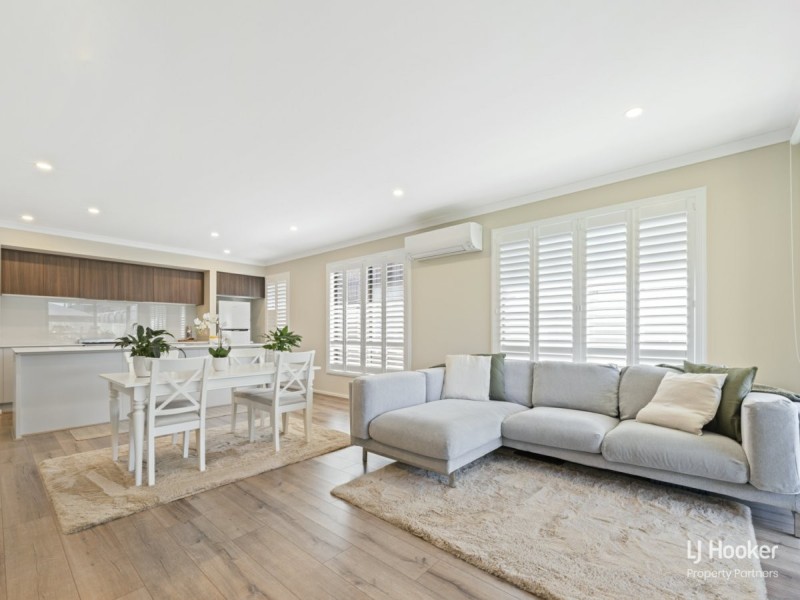 34 Camden Crescent, Spring Mountain QLD 4124