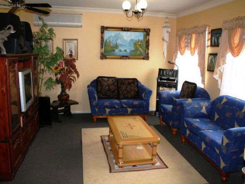 137 Glenfield Street, Parkinson QLD 4115