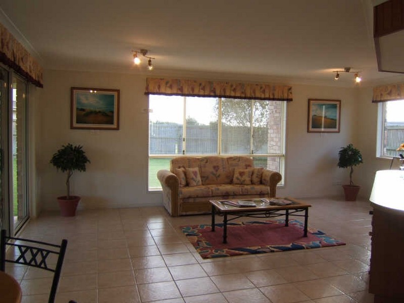 12 Lema Circuit, Kuraby QLD 4112