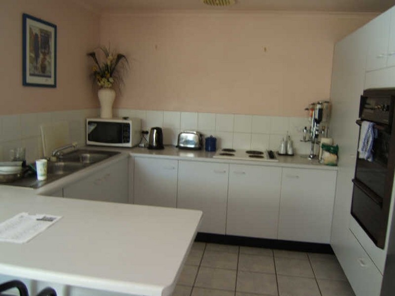 10 Cactus Street, Eight Mile Plains QLD 4113