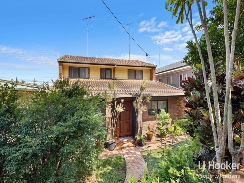 32A Hockings Street, Holland Park West QLD 4121