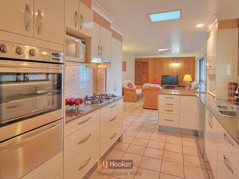 21 Trood Street, Macgregor QLD 4109