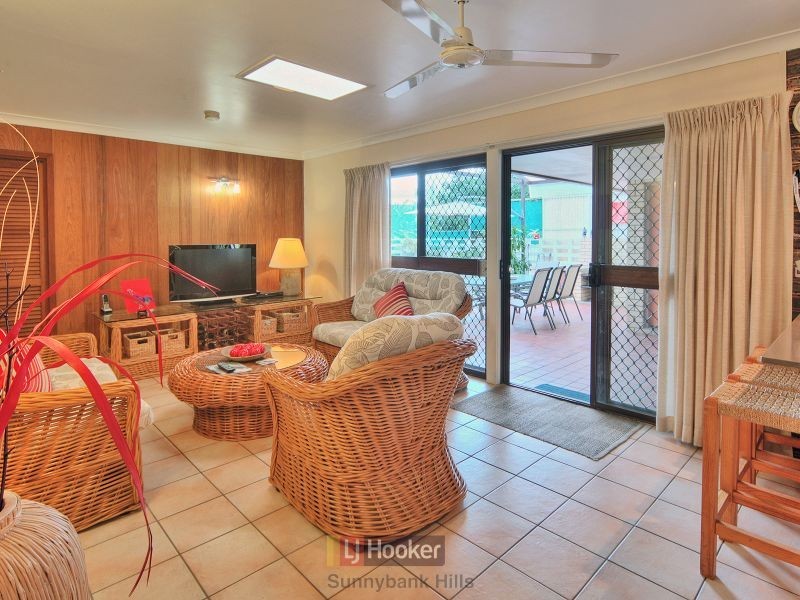 21 Trood Street, Macgregor QLD 4109