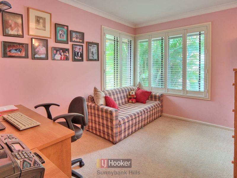 21 Trood Street, Macgregor QLD 4109