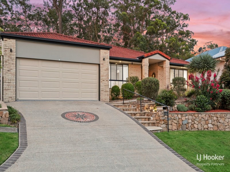 6 Crampton Court, Arana Hills QLD 4054