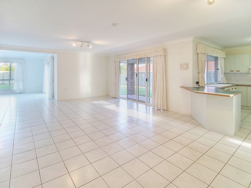 4 Azalea Crescent, Calamvale QLD 4116