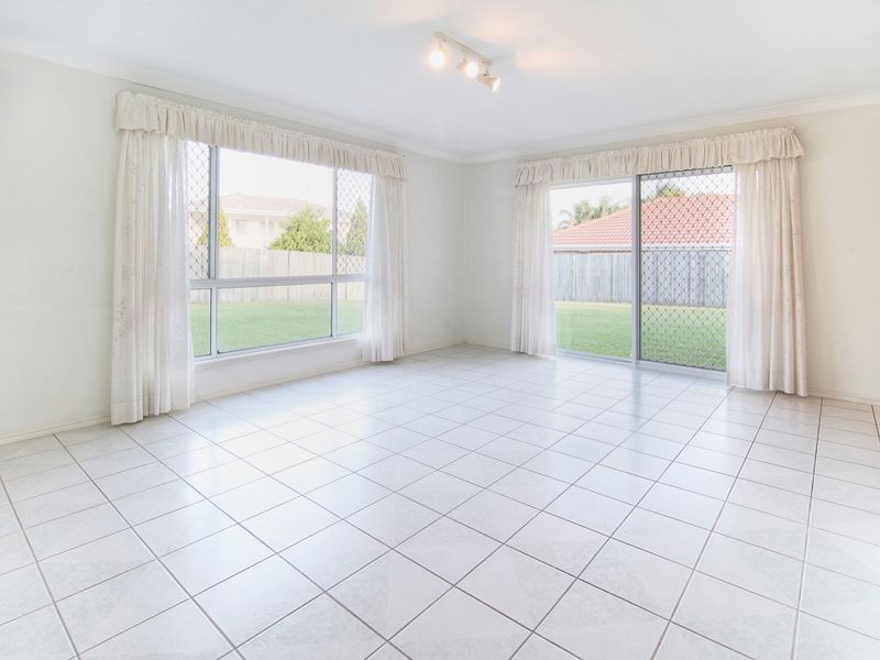 4 Azalea Crescent, Calamvale QLD 4116