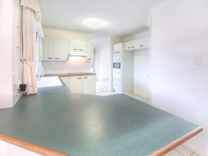 4 Azalea Crescent, Calamvale QLD 4116