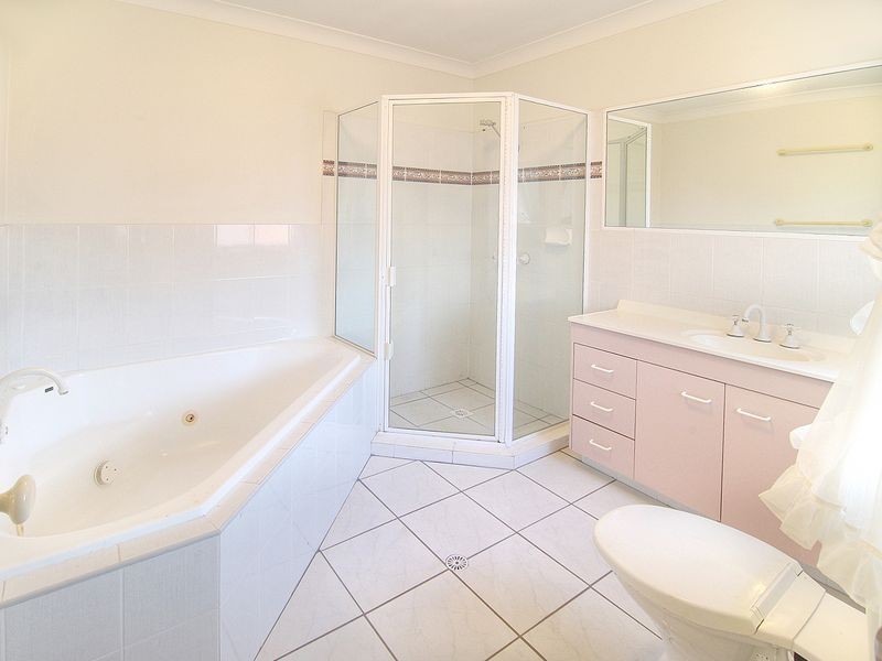 4 Azalea Crescent, Calamvale QLD 4116
