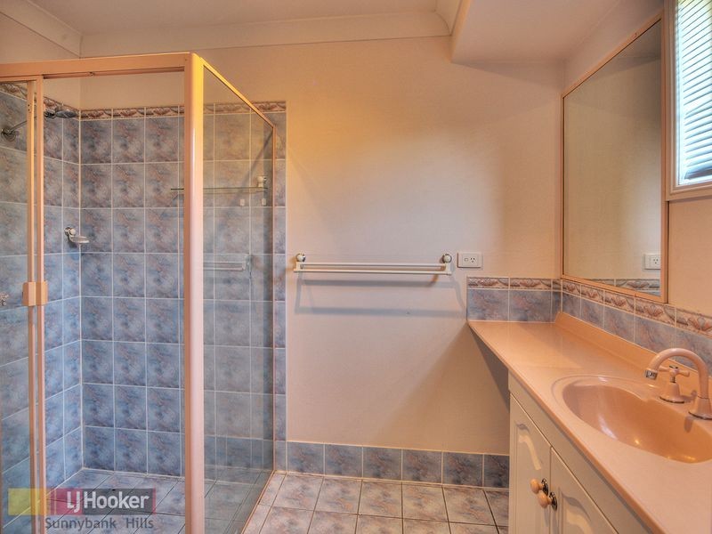 99 Golden Rain Place, Stretton QLD 4116