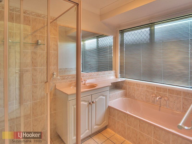 99 Golden Rain Place, Stretton QLD 4116