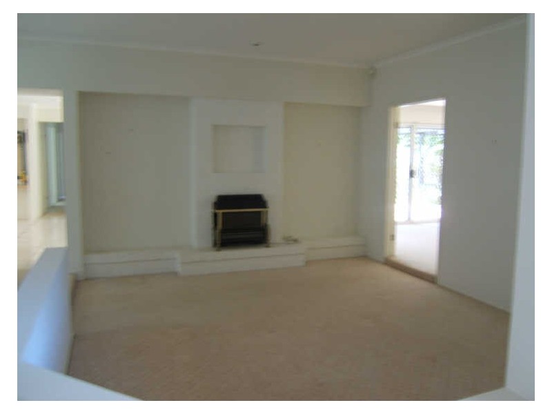 8 Azalea Crescent, Calamvale QLD 4116