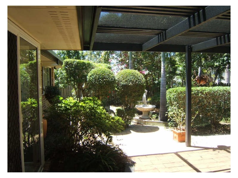 8 Azalea Crescent, Calamvale QLD 4116