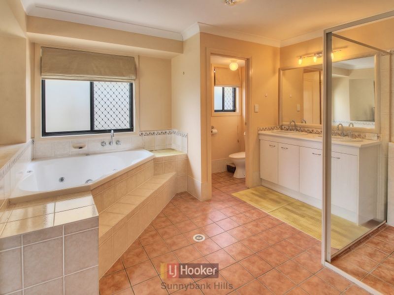 8 Mitchell Place, Parkinson QLD 4115