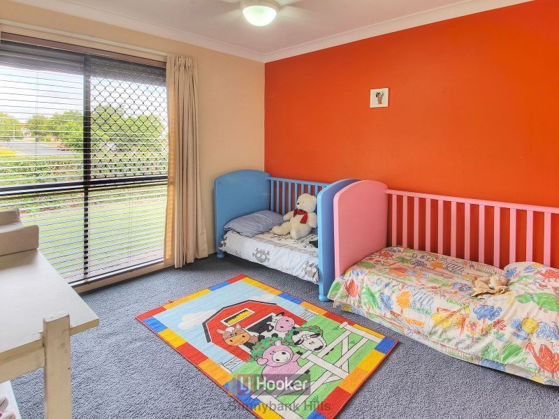 8 Mitchell Place, Parkinson QLD 4115