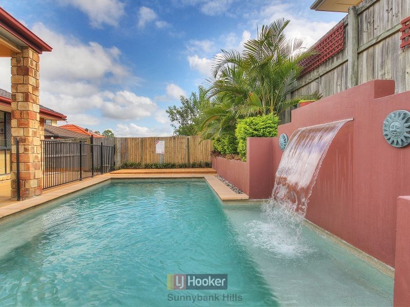 8 Mitchell Place, Parkinson QLD 4115